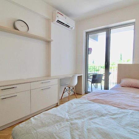 2Bd New Dobrota Apt With Bay Views Kotor Extérieur photo