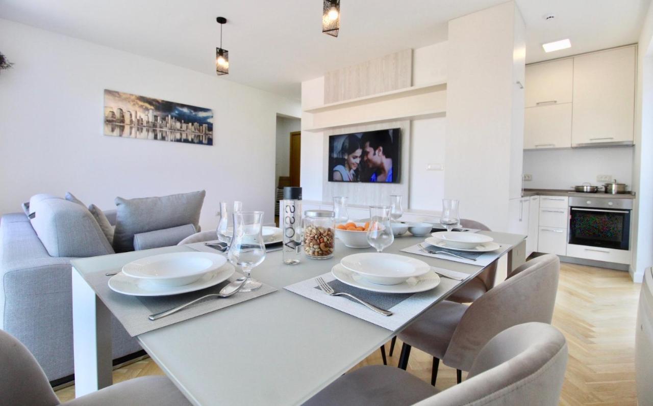 2Bd New Dobrota Apt With Bay Views Kotor Extérieur photo