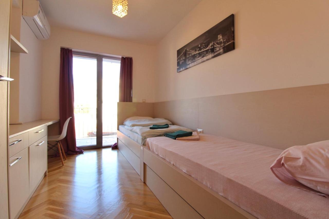 2Bd New Dobrota Apt With Bay Views Kotor Extérieur photo